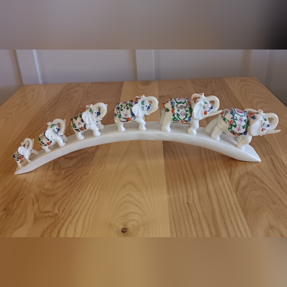 Vintage resin/ivory Elephant Statue 6 Elephants - Picture 4 of 5